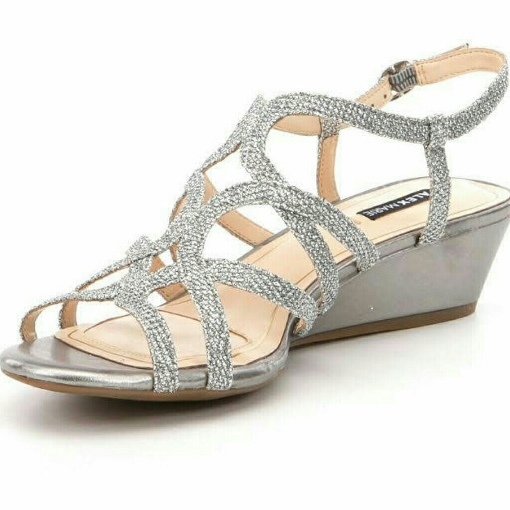 NEW Alex Marie MARYN Buckle Closure Wedges